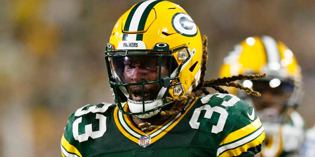 NFL: Green Bay Aaron Jones necklace fathers ashes, Packers defeat Lions