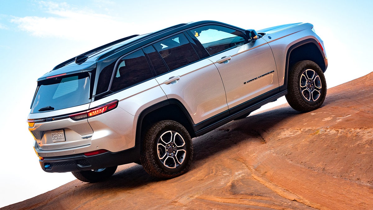 The Grand Cherokee Trailhawk 4xe's air suspension provides up to 10.9 inches of ground clearance.