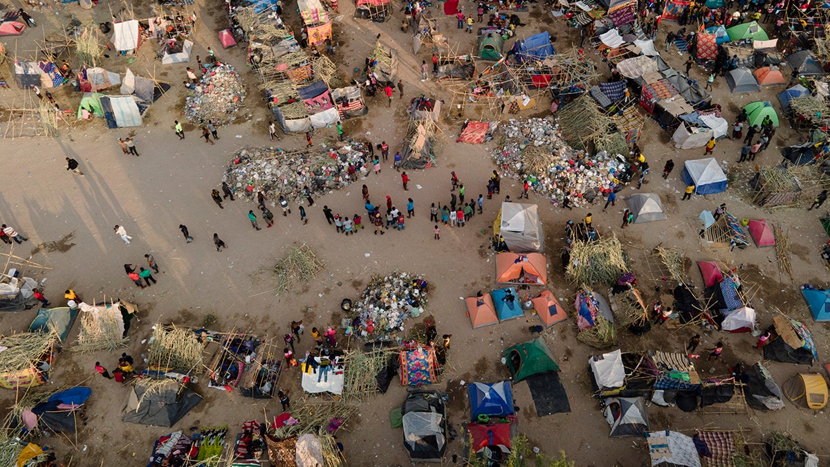 border illegal migrants historic surge Homeland Security