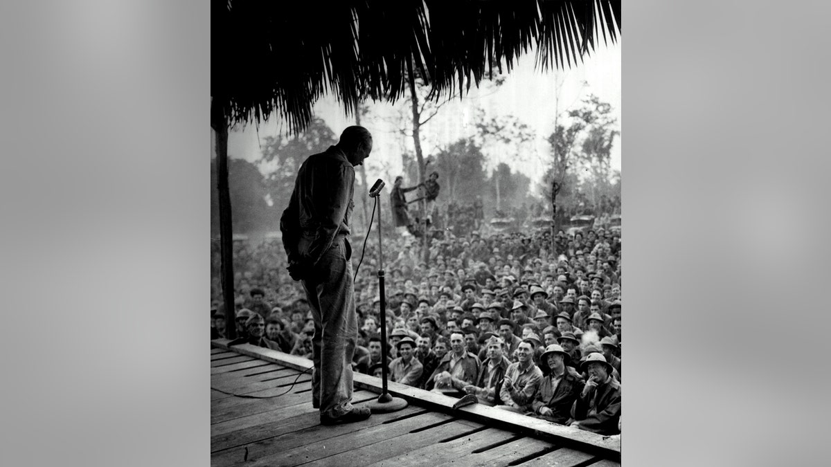 Gary Cooper American troops