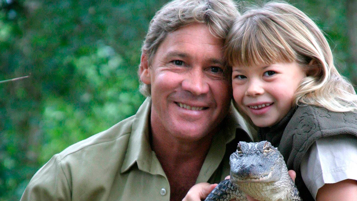 Steve Irwin and daughter Bindi smile