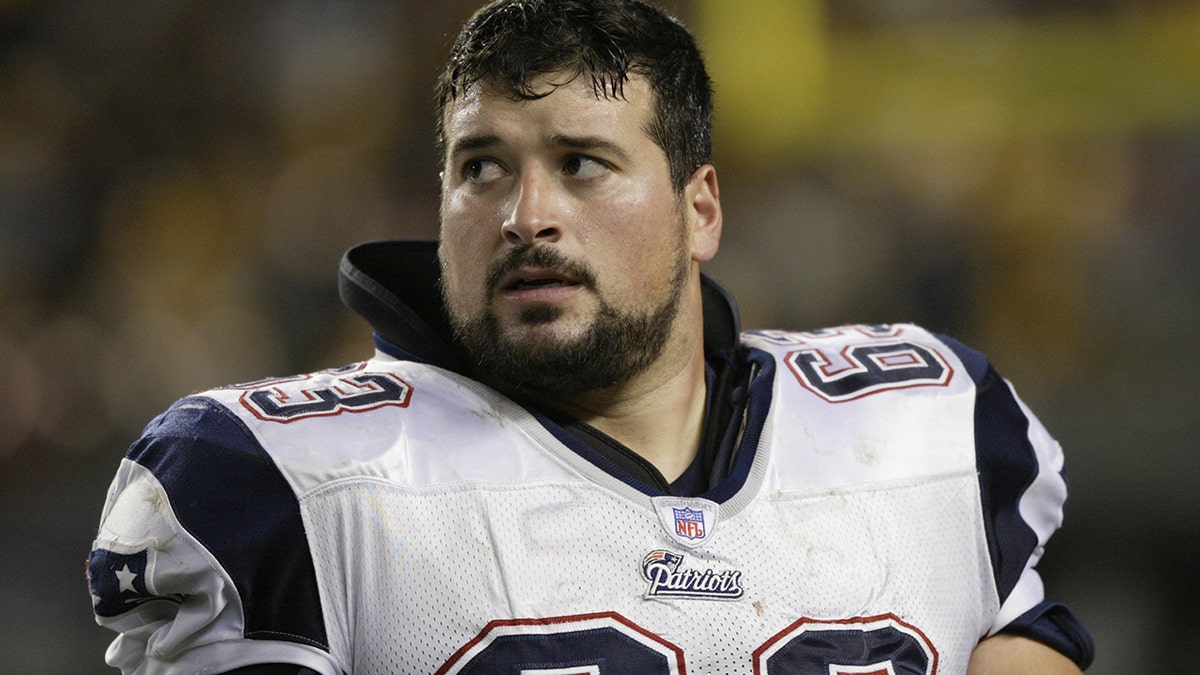 Joe Andruzzi #63 of the New England Patriots during a game against the Pittsburgh Steelers at Heinz Field on October 31, 2004 in Pittsburgh, Pennsylvania