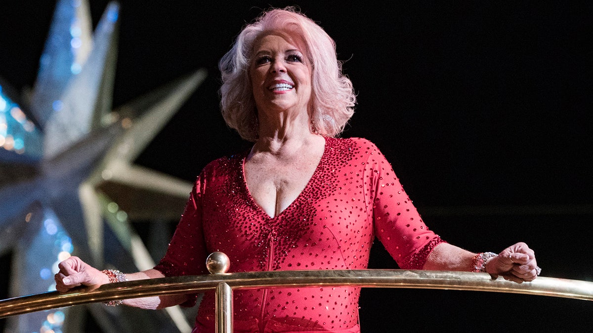 Paula Deen competed in season 21.