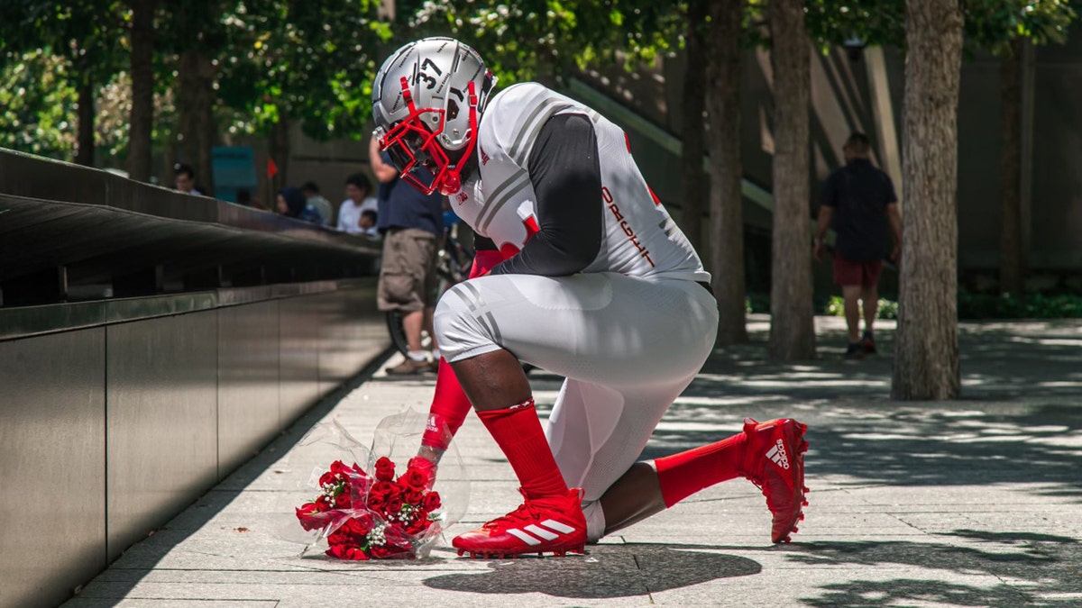 Rutgers football hot sale gloves