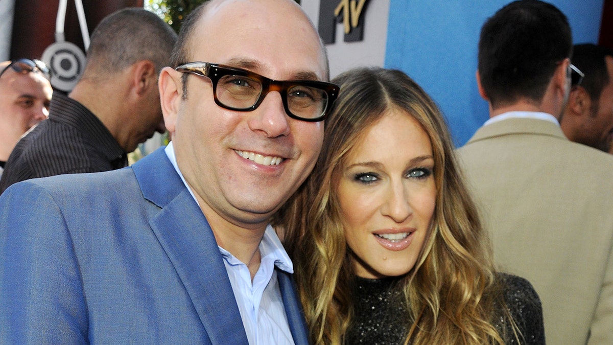 Actor Willie Garson and actress Sarah Jessica Parker arrive to the 2008 MTV Movie Awards at the Gibson Amphitheatre on June 1, 2008.