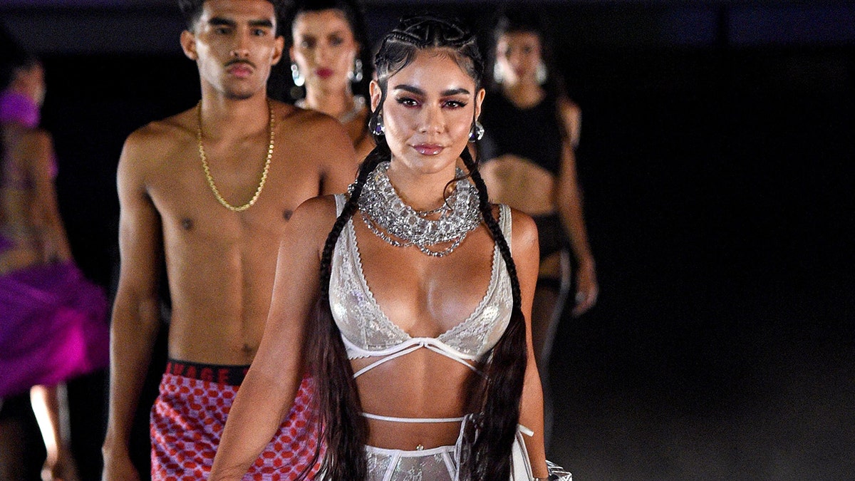 Rihanna S Savage X Fenty Show Criticized For Non Black Women Vanessa Hudgens Emily Ratajkowski Wearing Braids Fox News Rihanna S Savage X Fenty Show Criticized For Non Black Women Vanessa Hudgens Emily Ratajkowski Wearing Braids Fox News