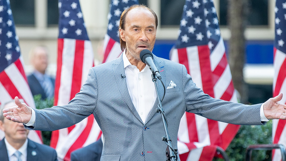 Lee Greenwood by Roy Rochlin/Getty Images
