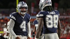 Cowboys' Dak Prescott throws first TD pass in 340 days