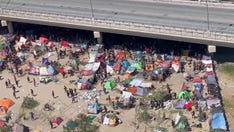 Haitian migrants take over DHS transport bus in Texas, flee the scene