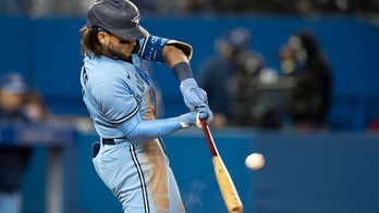 Bichette homers twice, Blue Jays top Yanks 6-5, tighten race