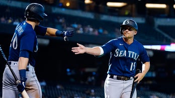 Seager's double keys 11th inning rally, Mariners top D-backs