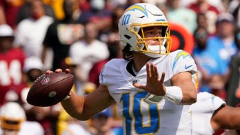 Herbert throws for 337 yards, Chargers beat Washington 20-16