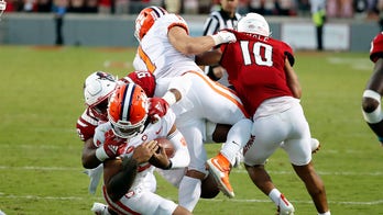 Clemson falls to No. 25 in AP poll, snapping top-10 streak