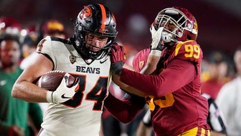 Beavers batter Trojans for first win in Coliseum since 1960