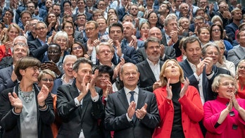 German kingmakers open talks toward forming new government