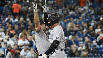 Judge HRs twice, Yankees beat Jays 6-2 to extend WC lead