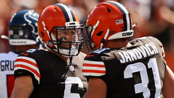 Browns' Baker Mayfield honors fallen US service member before game