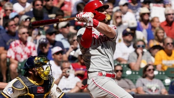 Harper, Phils hit 6 HRs, Wheeler shuts down Brewers 12-0