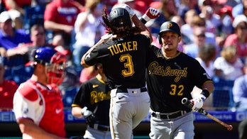 Phils' 5-game win streak ended by Pirates; Atlanta on deck