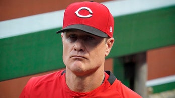Reds manager Bell agrees to 2-year extension
