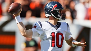 Texans' Davis Mills throws first career TD pass after subbing for Tyrod Taylor