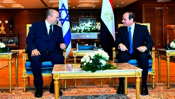 Israeli PM Bennett meets with Egyptian President el-Sissi