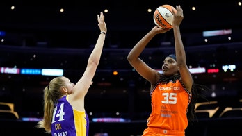 Sun start on 17-0 run, clinch double bye to semifinals