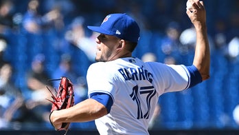 Berríos tops old team, Blue Jays increase lead, beat Twins