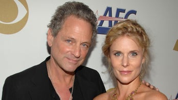 Lindsey Buckingham, wife Kristen are 'working on' their marriage three months after filing for divorce