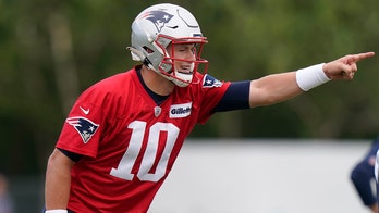 Patriots' Mac Jones asked about Tom Brady: 'He definitely did a good job'