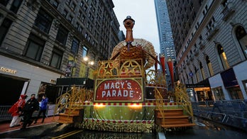 Full-fledged Macy’s Thanksgiving Parade will likely return this year: de Blasio