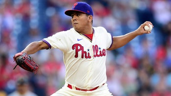 Suarez shutout, Harper HR, Phils win 5th in row, top Pirates