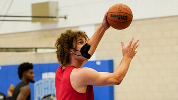 Magic's Robin Lopez jokes he'll do his 'own research' into Bucks' championship