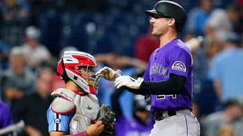 McMahon, Hilliard homer in 9th, rally Rockies over Phillies