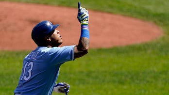 Royals' Perez ties Bench's HR mark with 45th in loss to A's