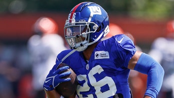 Giants' Saquon Barkley wears FDNY shirt in pregame warmups