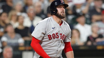 Shaw singles in 10th, Red Sox beat White Sox 9-8