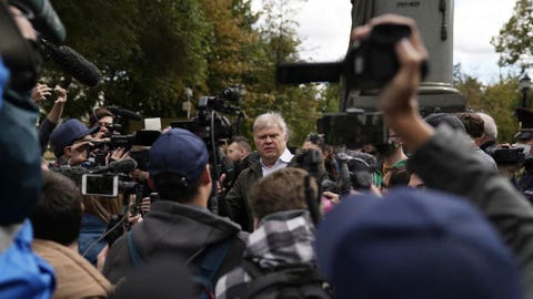 Russians rally against government pressure on independent media