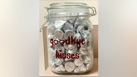 ‘Goodbye kisses’ jar offers one last treat for dogs before euthanasia: 'It just broke my heart'