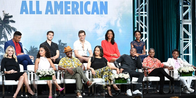 Michael Evans Behling, Cody Christian, Robbie Rogers, Greta Onieogou, Karimah Westbrook (bottom L-R) Monet Mazur, Samantha Logan, Taye Diggs, Nkechi Okoro Carroll, Daniel Ezra, Bre-Z, and Jalyn Hall attend 2019 Summer TCA Press Tour - Dag 13 at The Beverly Hilton Hotel on August 04, 2019 in Beverly Hills, Kalifornië. (Foto deur Amy Sussman/Getty Images)