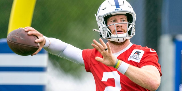 Indianapolis Colts quarterback Carson Wentz (2) at Grand Park Jul 28, 2021, in Westfield, 산업. (Marc Lebryk-USA TODAY Sports)