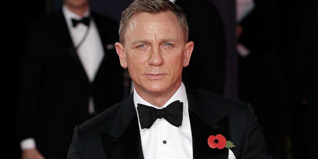  Daniel Craig will get a star on the Hollywood Walk of Fame.