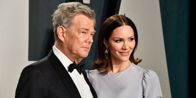  David Foster and Katharine McPhee attend the 2020 Vanity Fair Oscar Party hosted by Radhika Jones at Wallis Annenberg Center for the Performing Arts on February 09, 2020 in Beverly Hills, California.