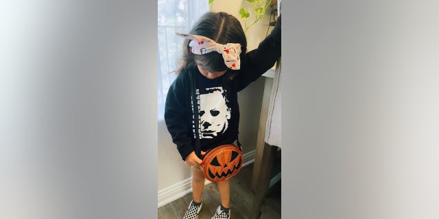 4-year-old runs to Michael Myers at her birthday party