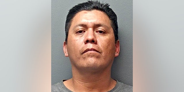 Jason Alan Thornburg, 41, è stato accusato di omicidio capitale di più persone, the Fort Worth Police Department said Tuesday.