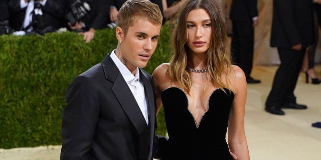 Justin Bieber and Hailey Bieber attend 2021 Costume Institute Benefit - In America: A Lexicon of Fashion at the Metropolitan Museum of Art on September 13, 2021 in New York City.