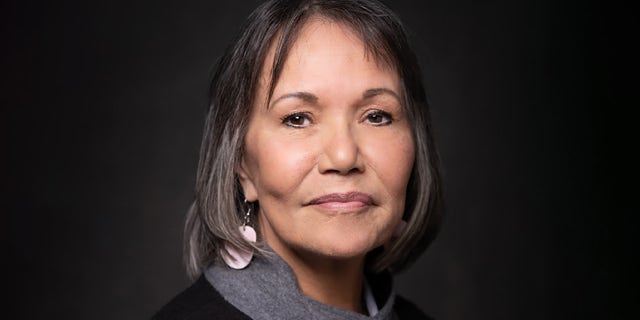 Dr. Linda Many Guns (Mount Royal University)