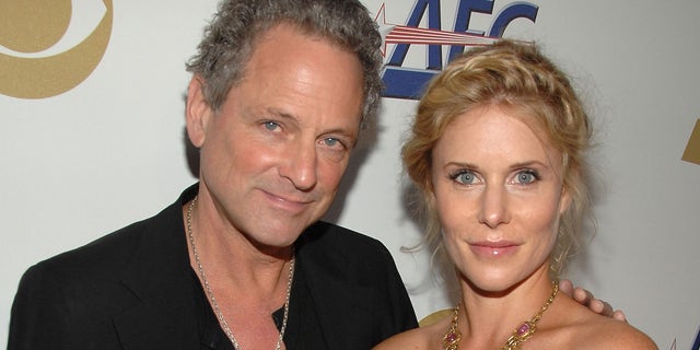 Lindsey Buckingham, wife Kristen are 'working on' their marriage three ...