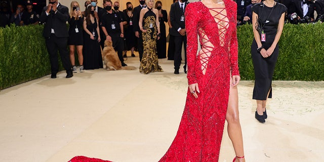 Megan Fox attends The 2021 Met Gala Celebrating In America: A Lexicon Of Fashion at Metropolitan Museum of Art on September 13, 2021 En nueva york.