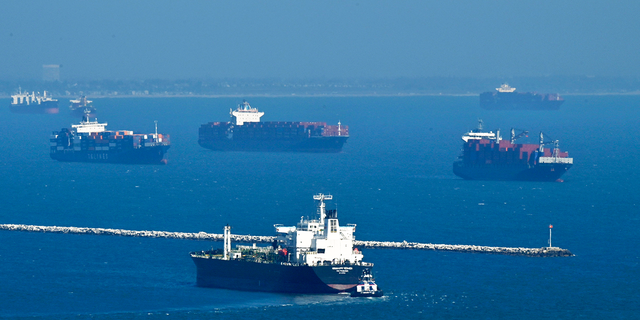 La congestione delle navi da carico continua nei porti di Los Angeles e Long Beach come si vede qui dal porto di LA/Marine Exchange a San Pedro a settembre.
